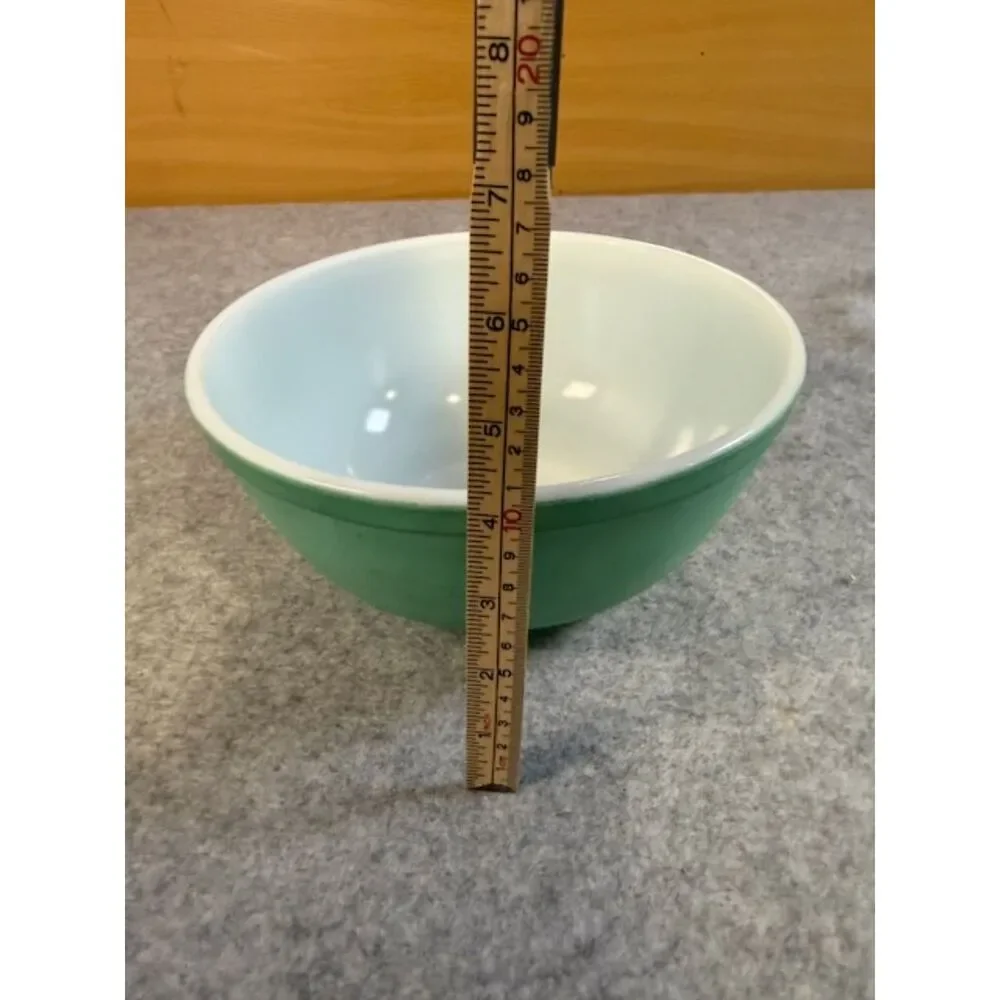 Vintage Pyrex 403 Verde Avocado Green Mixing Bowl 2.5 Qt MCM USA